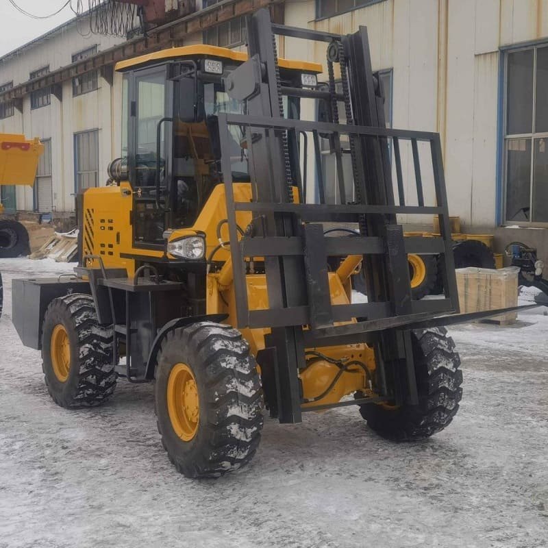 Terenowy wózek widłowy z silnikiem wysokoprężnym CPCD50-30 o udźwigu 5 ton фото 1 — BTS Engineering