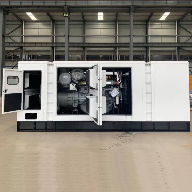 Przemysłowy generator diesla XHYP-1000GF z ATS, silnik Perkins 1500kVA, 1000kW, 380V/50HZ typ zamknięty — BTS Engineering