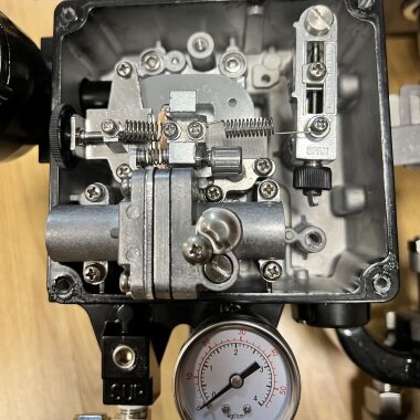 DN25 Pneumatycznie sterowany zawór regulacyjny 10P11Y-DNx2516Z-L112C-C (korpus CF8, gniazdo SS304) z pozycjonerem YT-1000, wejście 4-20 mA, Ex &mdash; BTS Engineering